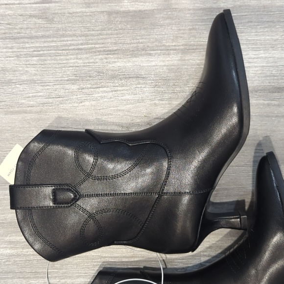 Universal Thread Black Jenson Memory Foam heeled Boots - Picture 3 of 4